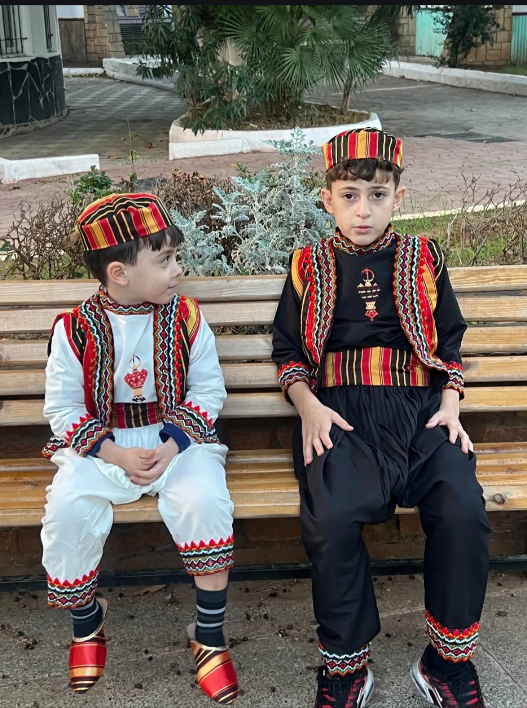 طقم 5 قطع تقليدية قبائلية  للأطفال 🐻😍 مع بابوش مجاني لكل طقم 🎁 🤝🏻❤️